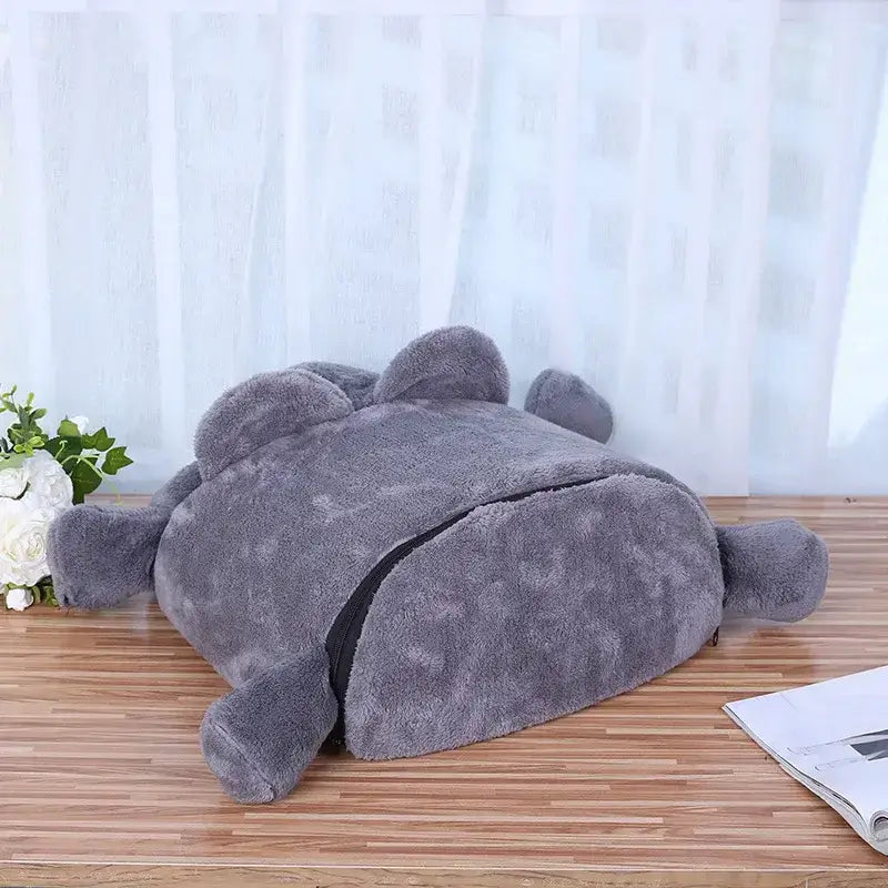 Shop Bayppy's cute grey mouse-shaped pet bed for cats and small dogs. Made from Coral Fleece with a removable cushion and waterproof bottom. Size: 50*42*24cm.