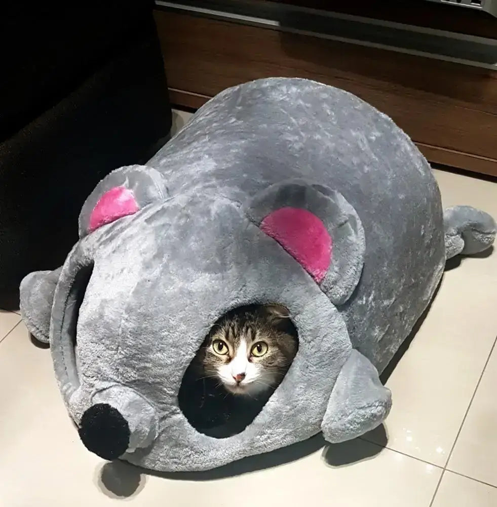 Shop Bayppy's cute grey mouse-shaped pet bed for cats and small dogs. Made from Coral Fleece with a removable cushion and waterproof bottom. Size: 50*42*24cm.